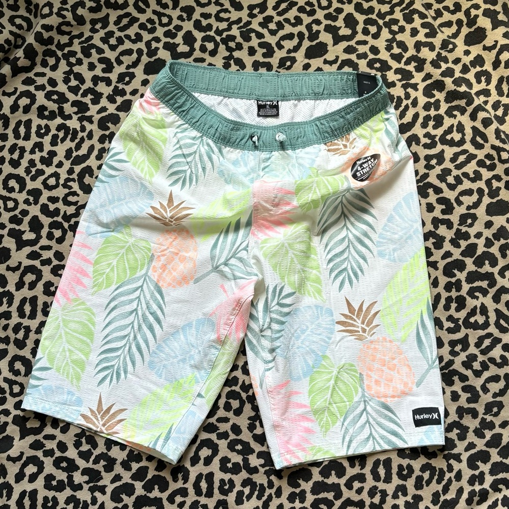 NEW WITH TAGS-HURLEY BOYS SWIM TRUNKS